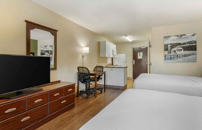 Building Photo - Furnished Studio-Richmond - Hilltop Mall