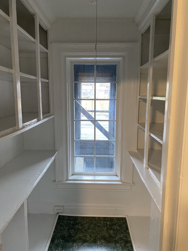 Building Photo - 1 Westmoreland St