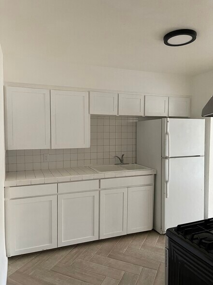 Building Photo - 1567 W Peoria Ave