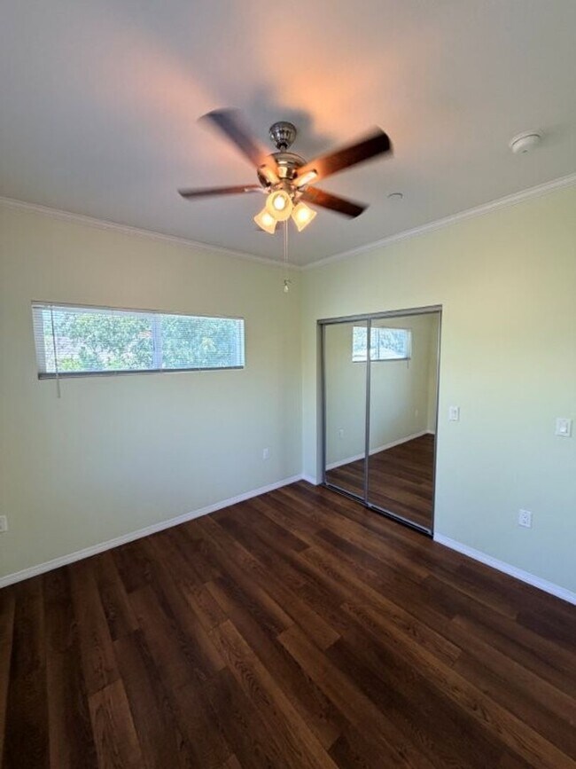 Building Photo - 4545 Vesper Ave