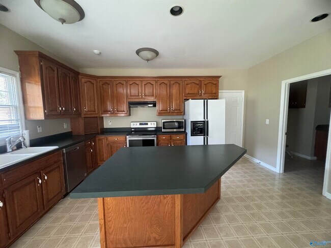Building Photo - 109 Simmons Dr