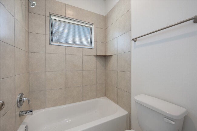 Building Photo - 8710 Knox St