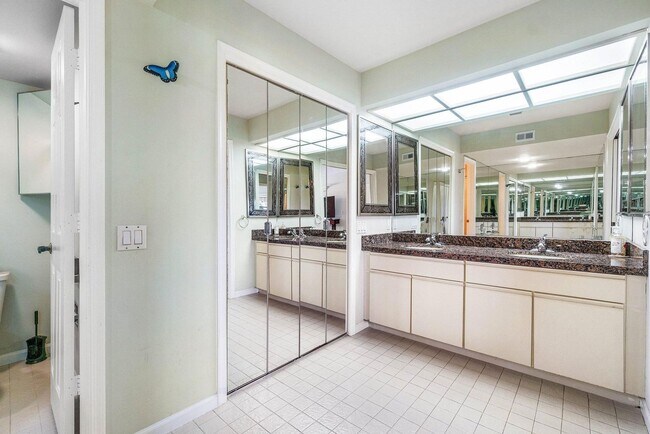 Building Photo - 6446 Aspen Glen Cir