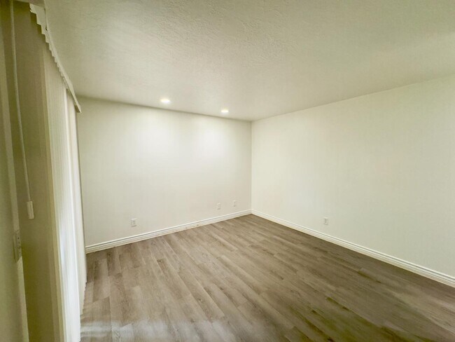 Building Photo - 125 S 1050 W