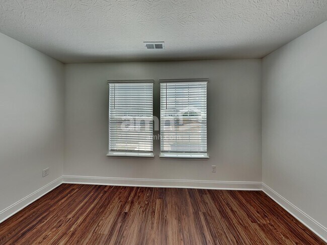 Building Photo - 206 Gershon Way
