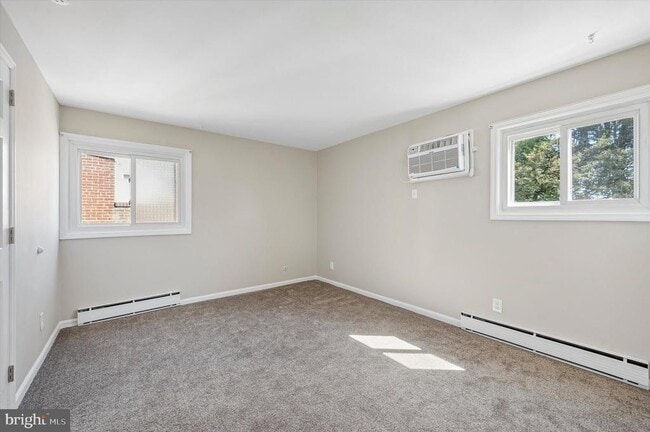 Building Photo - 644 Maryland Ave