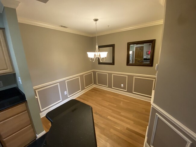 Building Photo - Upgraded Condo for Immediate Move in