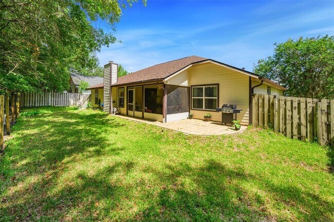 Building Photo - 8725 NW 9th Pl