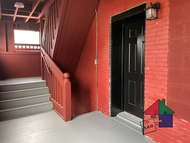 Building Photo - 33 Granite St