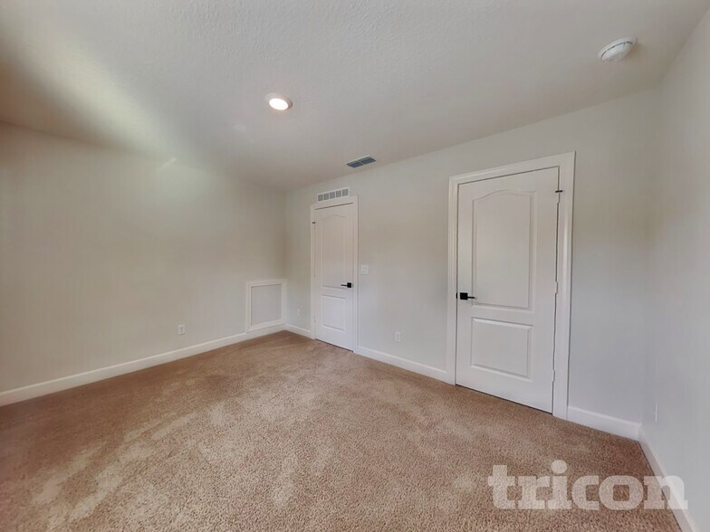 Building Photo - 895 Morgans Treasure Rd