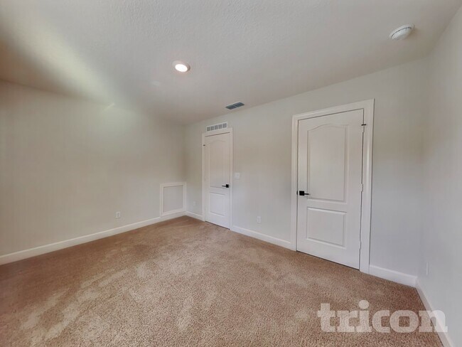 Building Photo - 895 Morgans Treasure Rd