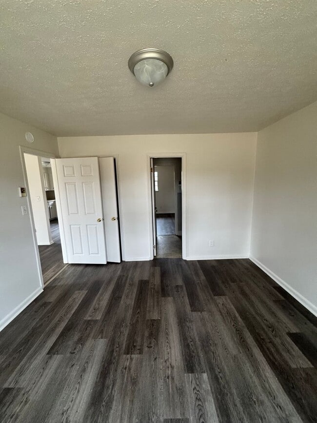 Building Photo - 126 Woodland Ave