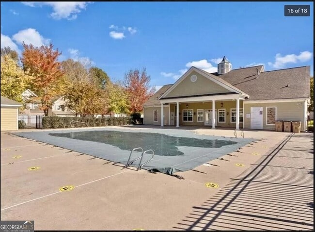 Building Photo - 2145 Highland Gate Dr