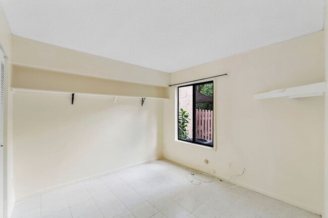 Building Photo - Spacious 2-Bed, 2-Bath with Soaring Vaulted Ceilings