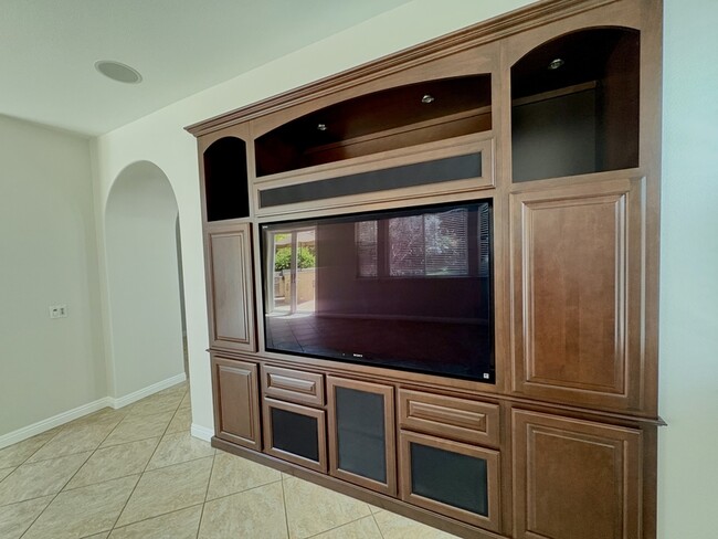 Building Photo - 6071 Paseo Pradera