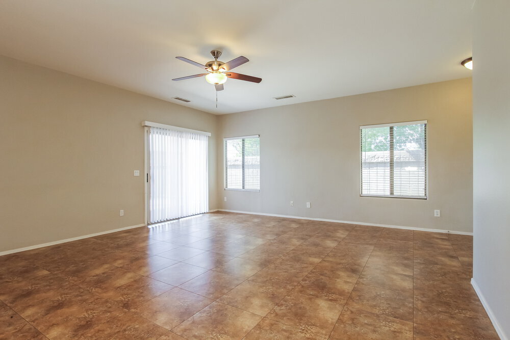 Building Photo - 505 W Del Rio Ln