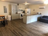 Building Photo - Willow Oak