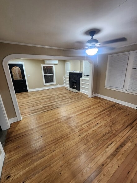 Building Photo - 503 Vermont St