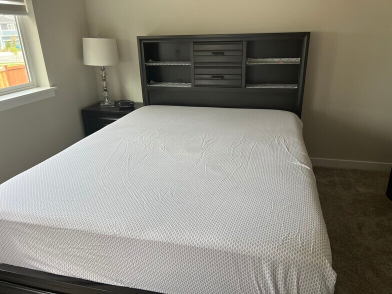 Building Photo - 5026 86th Ave NE