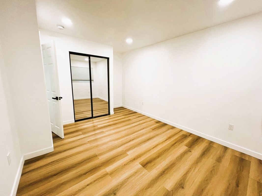 Building Photo - 13811 La Pat Pl