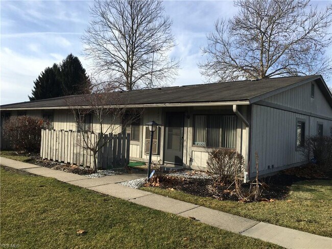 Primary Photo - 2821 Mull Ave