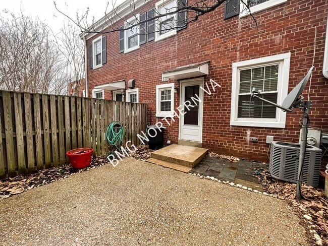 Building Photo - 4840 S 28th St