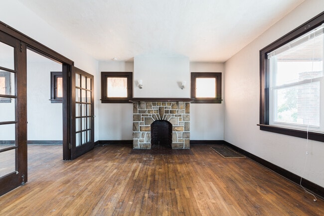 Building Photo - Available July 2026 - Spacious 3 Bedroom Home in the Heart of Allentown with garage and AC!!!