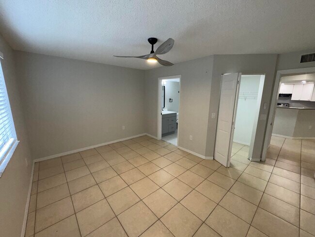Building Photo - 8945 Okeechobee Blvd