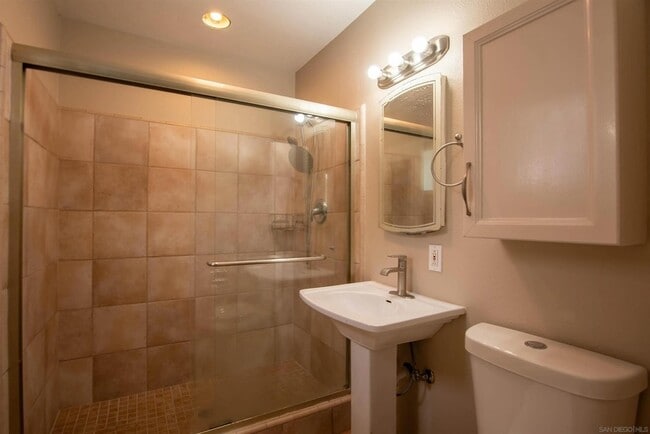 Building Photo - 4632 Finsen Ave