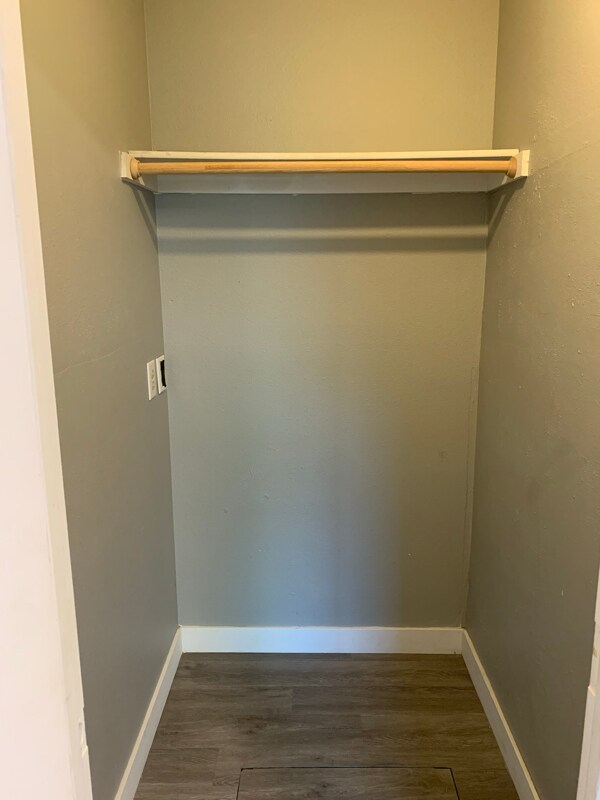 Building Photo - 7943 York St