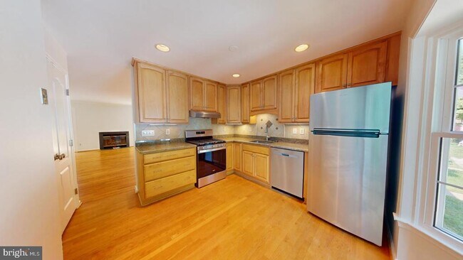 Building Photo - 5739 Oakshore Ct