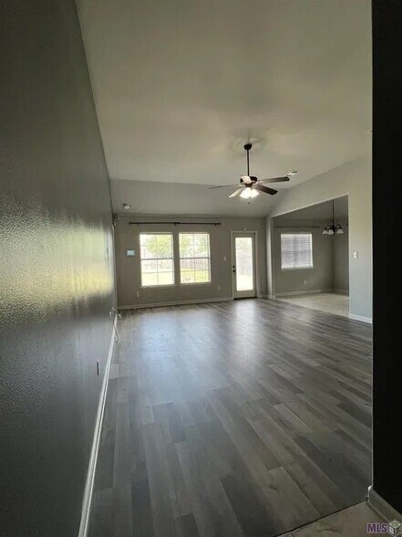 Building Photo - 2410 Hebert Dr