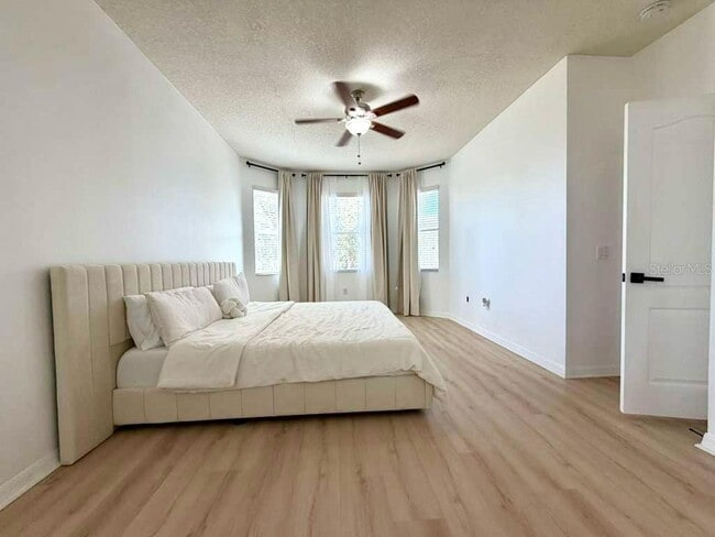 Building Photo - 32914 Hillman Ct