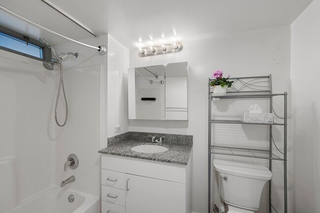 Building Photo - One Bedroom in Heart of Little Italy!