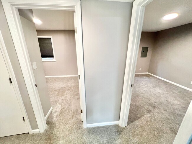 Building Photo - Meridian Apartments