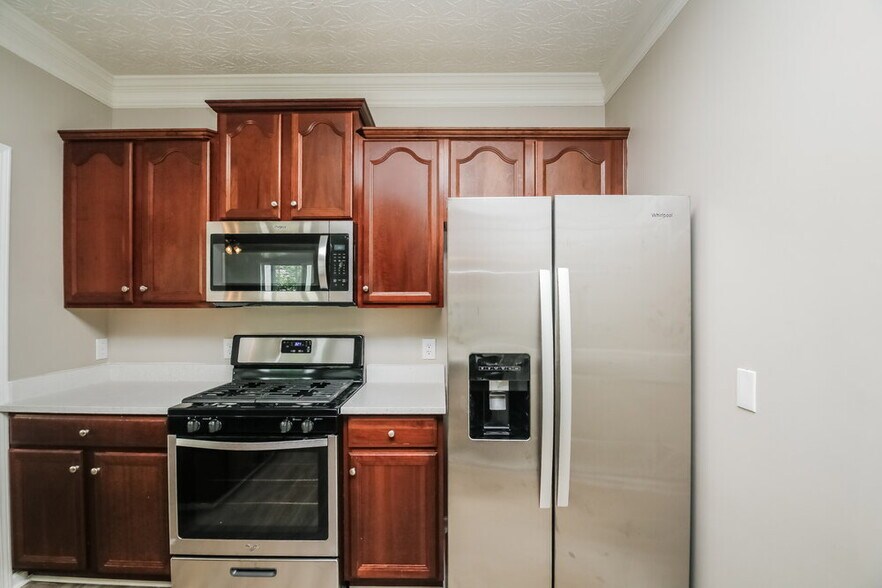 Building Photo - 8162 Brookbend Dr