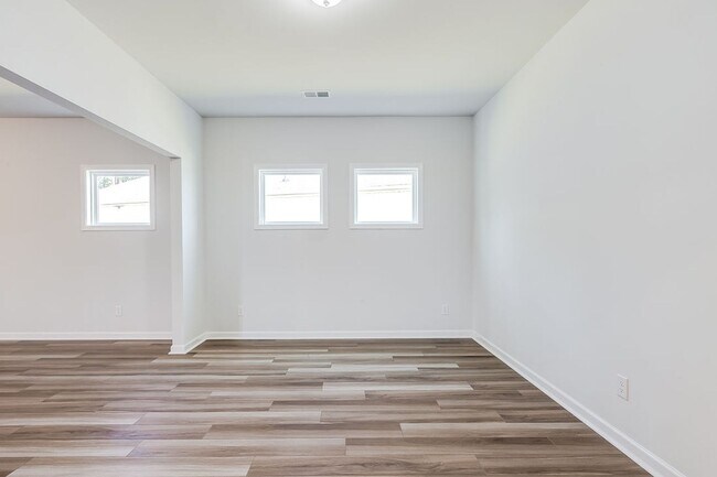 Building Photo - 124 Jennie Dr