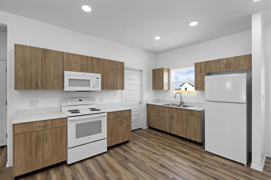 Building Photo - 1504 Unity Dr