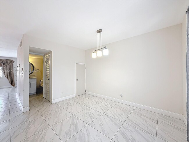 Building Photo - 2686 NW 60th Way