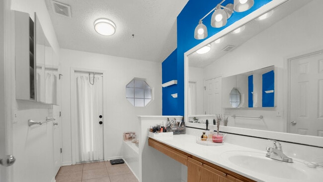 Building Photo - 631 Doe Cove Pl