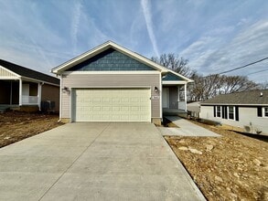 Building Photo - New 5BR Retreat With Hot Tub 2 Living Areas WC, OH