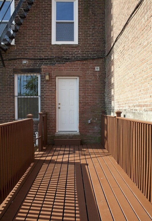 Building Photo - 4 Kearsarge Ave