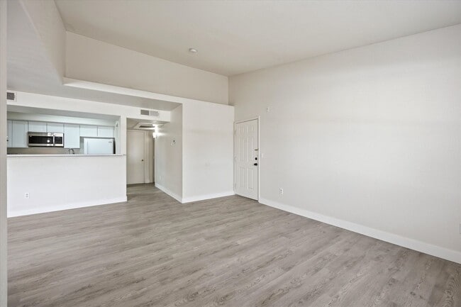 Building Photo - Nice Upgraded 2 Bedroom Condo in Gated Community - Eastern and 215