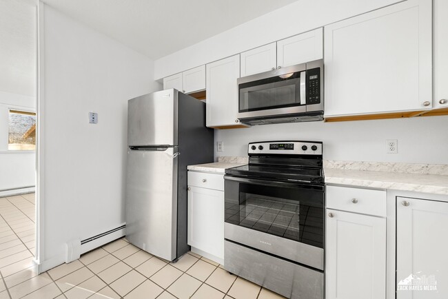 Building Photo - 19033 Whirlaway Rd