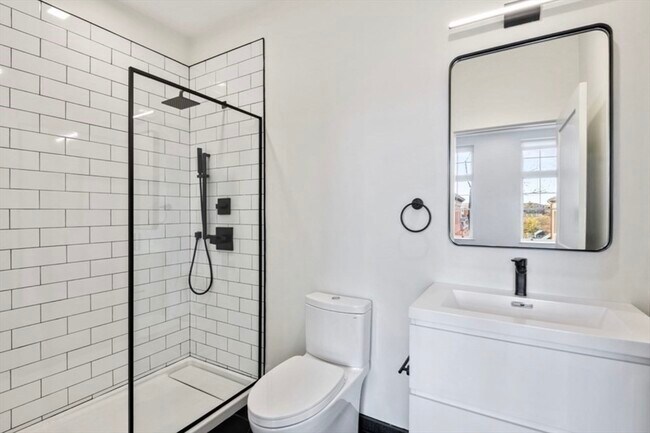 Building Photo - 217-221 Essex St