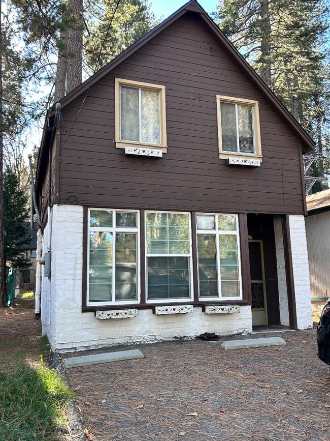 Building Photo - 22947 Waters Dr