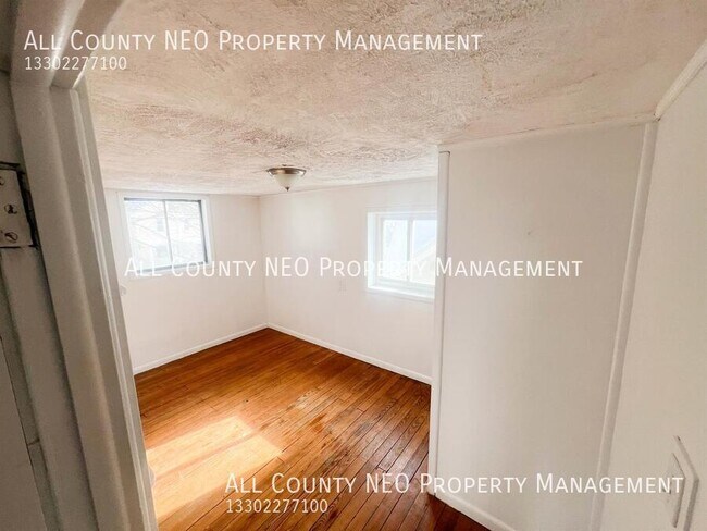 Building Photo - 1180 Murray Ave