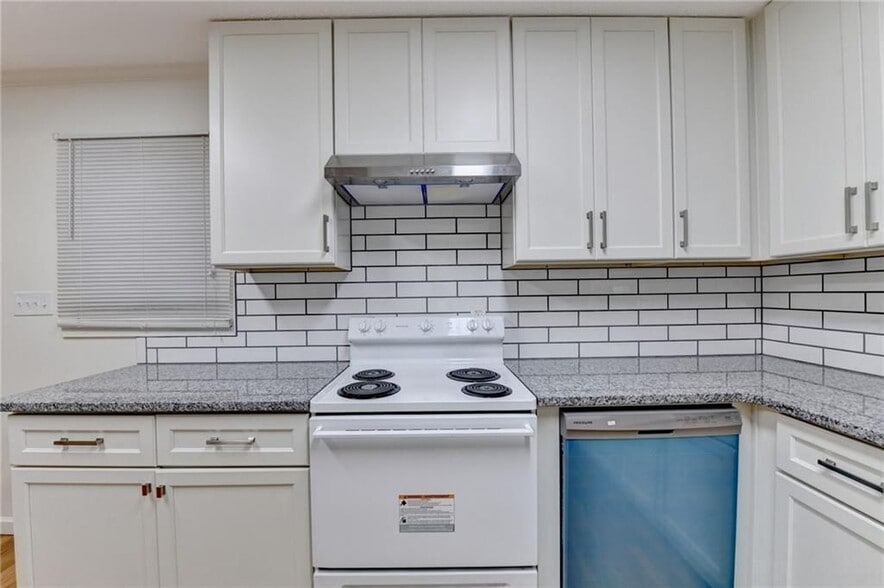 Building Photo - 2628 Whitehurst Dr