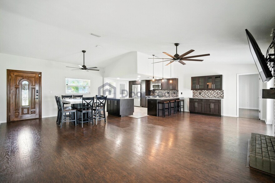 Building Photo - 7892 Sundown Dr