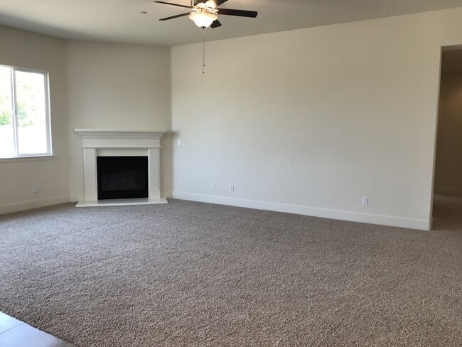 Building Photo - 1600 Dolomite Ct